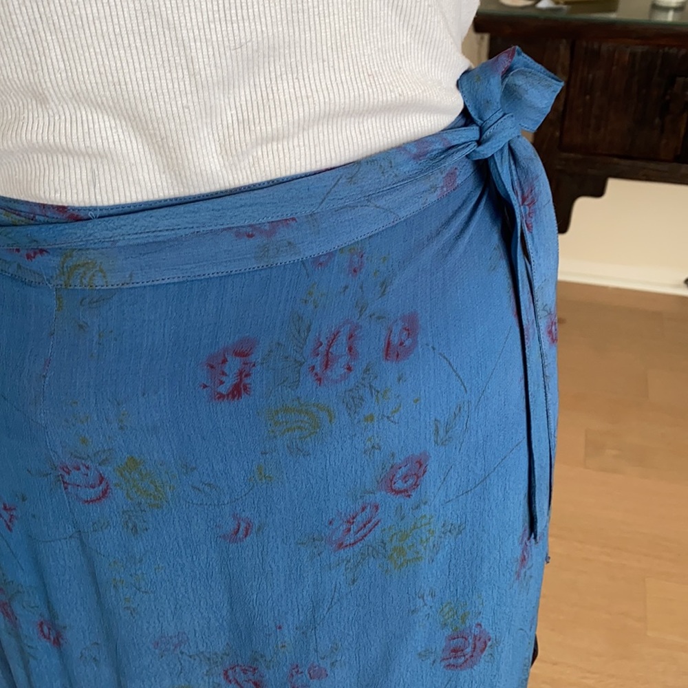 Beautiful wrap skirt - Picture 7 of 9